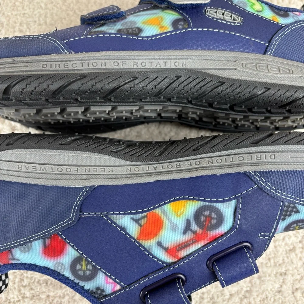 Keen Shoes Boys 6 Blue Speed Hound‎ Non Marking Treaded Hook Loop Bicycle Sports